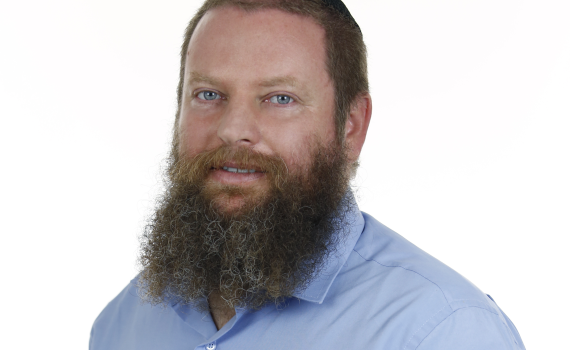 קל לדבר על אידיאלים מבחוץ | תגובה לרב שמעון בן שעיה