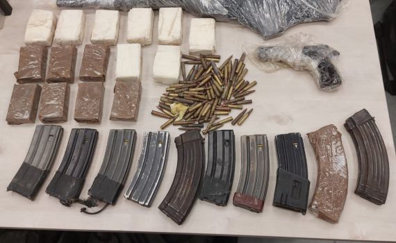 שוטרים שהוזעקו לאירוע דקירה תפסו מאגר נשק