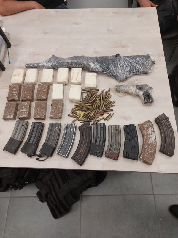 שוטרים שהוזעקו לאירוע דקירה תפסו מאגר נשק