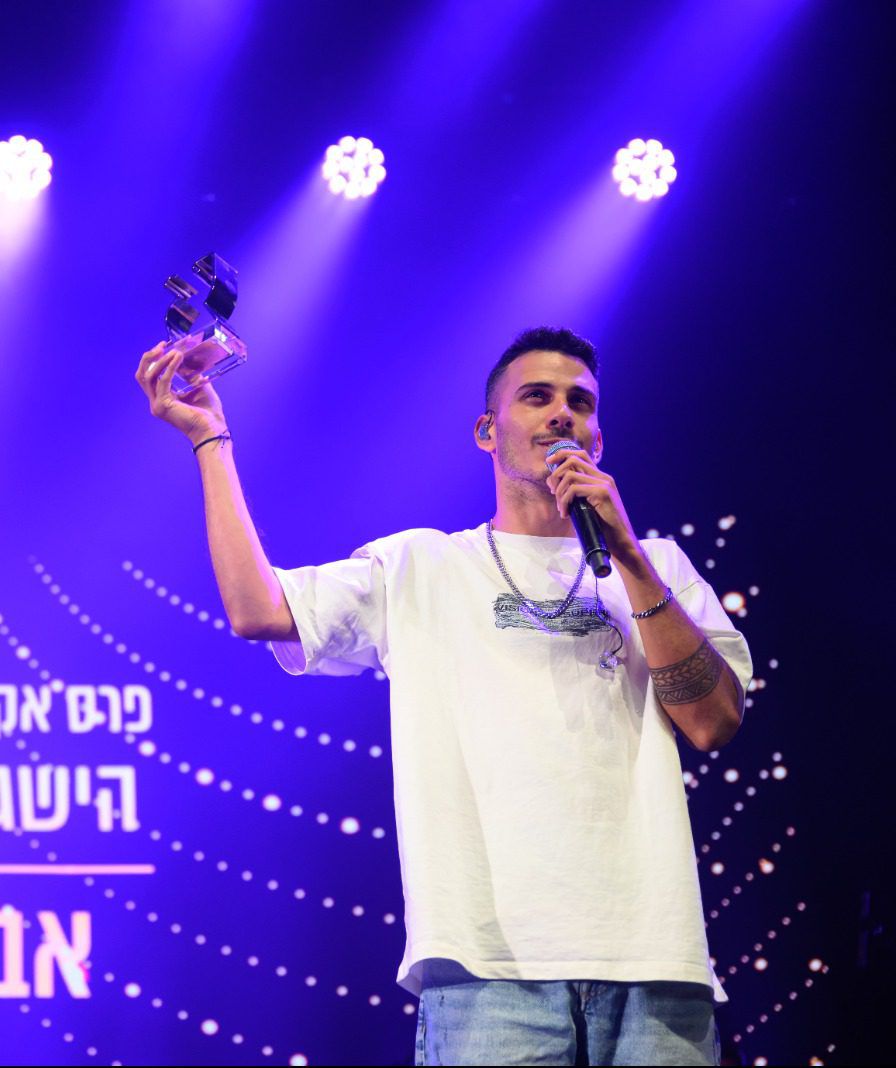 "חוץ מכדורגל": כשאבי אבורומי עושה חנן בן ארי | צפו