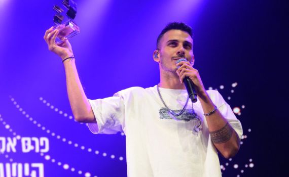 "חוץ מכדורגל": כשאבי אבורומי עושה חנן בן ארי | צפו