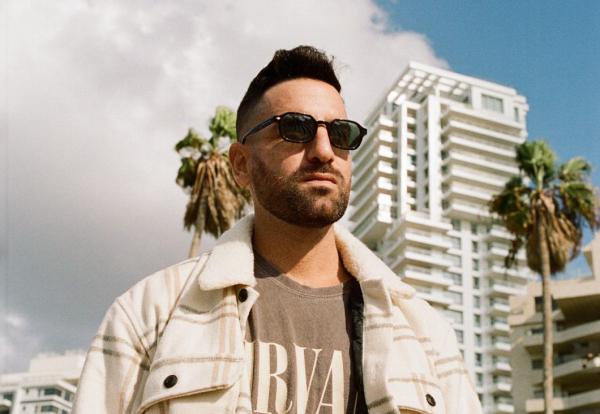 כולי בהיי: הראפר איזי ואשתו בהיריון ראשון