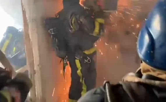 תקיפה רוסית קשה: 4 הרוגים בעירו של זלנסקי