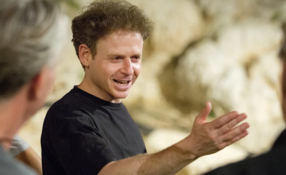 המגיש הוותיק הודיע: "זמן מתאים לחזור"