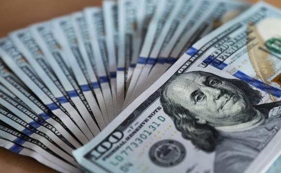 יממה אחרי דירוג האשראי: הדולר צלל ואז התמתן