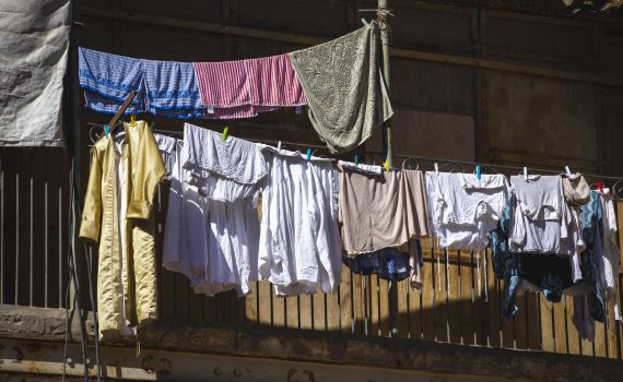 מדור גרושים | לצאת מארון הכביסה