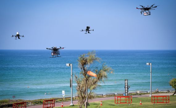 במקום להסתמך על טייסים, צריך לפתח חיל רחפנים