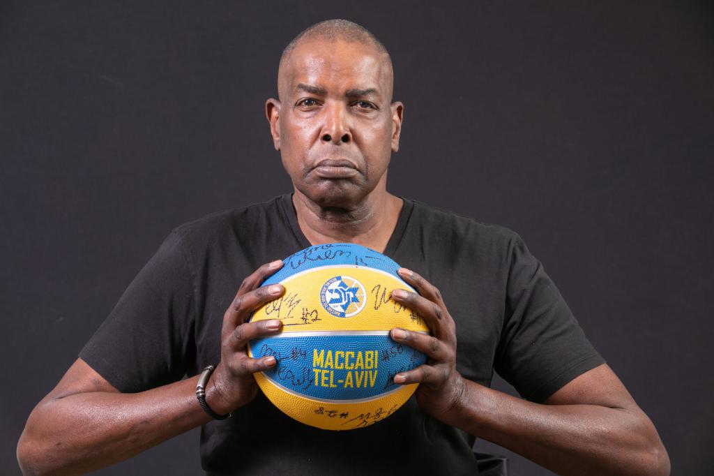 תגידו מזל טוב: השחקן המיתולוגי אולסי פרי בן 73