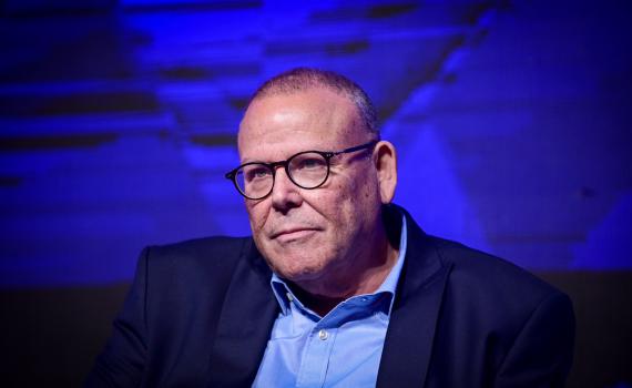 דודו של החטוף תקף: "ארנון בר דוד עוזר להרוג את החטופים"