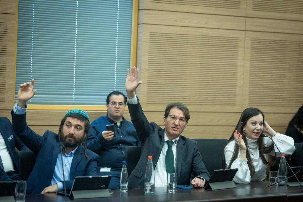 בהיעדר רוב לקואליציה: בוטלה ההצבעה לאישור הארכת צווי 8