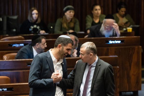 התנגדות מבית: השר קרעי יוצא נגד הרפורמה של לוין וסער