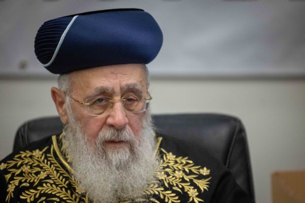 המתנה העוקצנית של התלמידים הסרוגים לרב יצחק יוסף