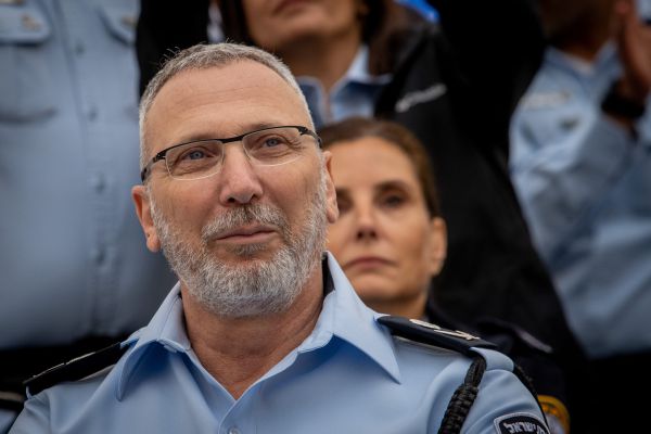 עמי אשד תוקף: "הודחתי על רקע פוליטי בשיחת טלפון"