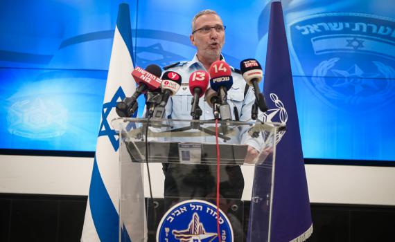 עמי אשד הוא לא קדוש מעונה, רק אופורטוניסט זול