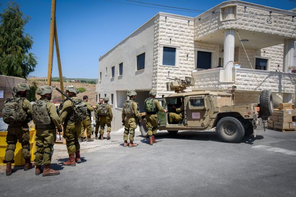 ירי לעבר בית בגלבוע: צה"ל פתח במרדף אחר המחבלים