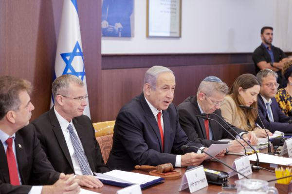 נתניהו תוקף: "הסרבנות מנוגדת לדמוקרטיה ולחוק"