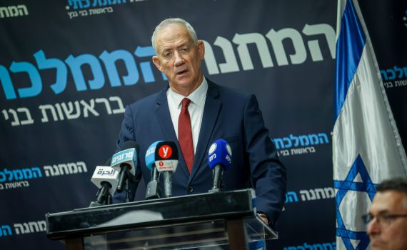גנץ מתחייב: "כל מה שיעבור – יבוטל"