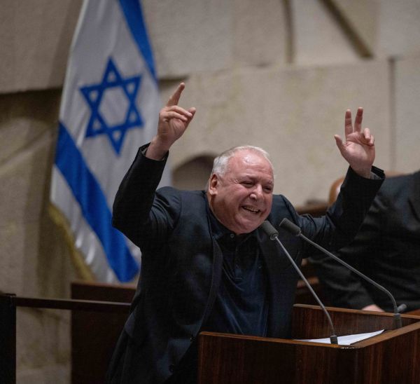 לגייס ערבים? הטמטום של אמסלם עוד יתהפך עלינו