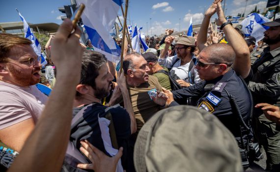 מארגני המחאה טוענים: מעל 50 מפגינים נעצרו