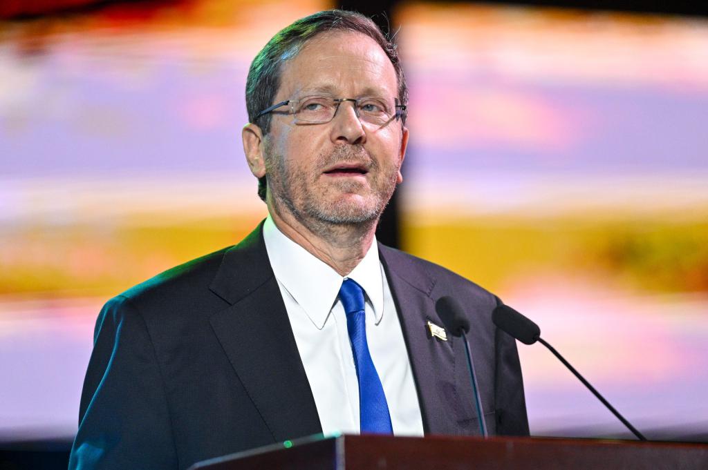 במאמץ לשחרור החטופים: הרצוג בדרך לפורום העולמי