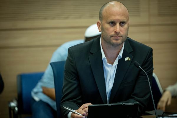 קרויזר נגד מיכאלי: "אין לי צפיות מהנכדה של קסטנר"