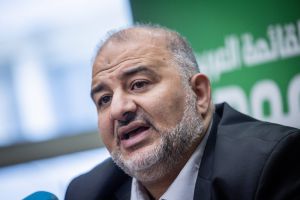 אחרי הסערה: מנסור עבאס מגיב לטענות נגדו