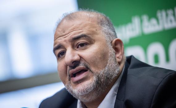 מתרחב המרד נגד מנסור עבאס: "לא מייצג אותי"