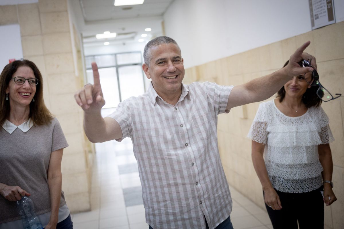 "וואי יהיה כיף": ינון מגל תובע את מייסד אחים לנשק