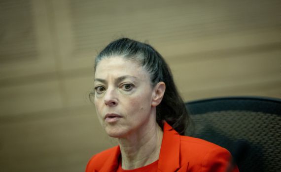 "4 מילים": השלט שהוציא את מרב מיכאלי מדעתה