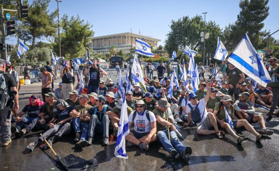 הקואליציה מתנגדת למשאל עם, כי העם מתנגד לרפורמה