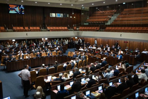 בהצבעה הסופית: האופוזיציה נטשה. צפו