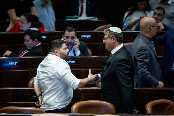 אלמוג כהן מגיב לניצחון בהצבעה: "נאלצתי להיות המבוגר האחראי"