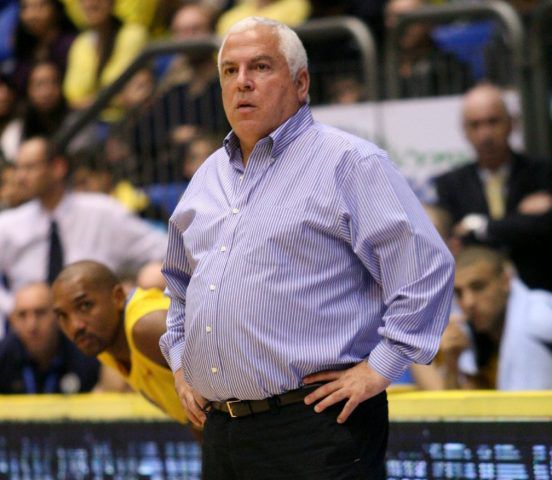 התמודד מול אב מכה ומכחיש את יום הולדתו: פיני גרשון חוגג 74