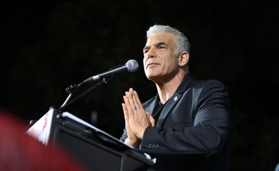 יאיר לפיד חיבר נוסח חדש לתפילת 'יזכור'