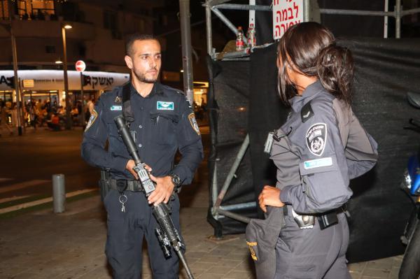 חשד: תקפו בנות זוג ונעצרו ע"י המשטרה