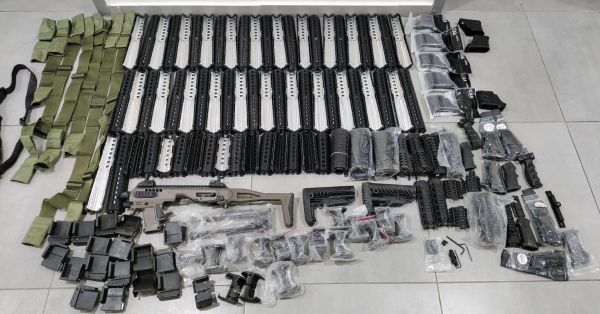 אמל"ח רב אותר בביתו של פלסטיני בחברון