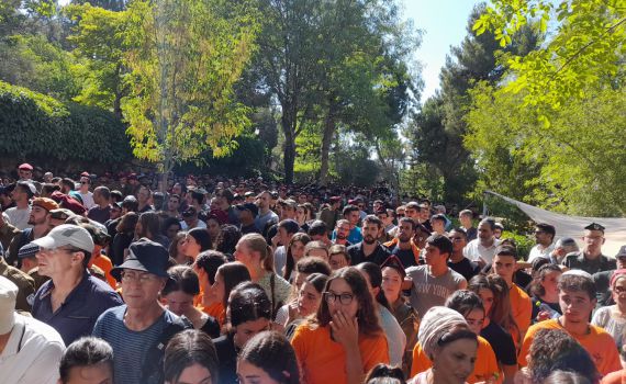 בדרכו האחרונה: אלפים בהלווית דוד יהודה יצחק ז"ל