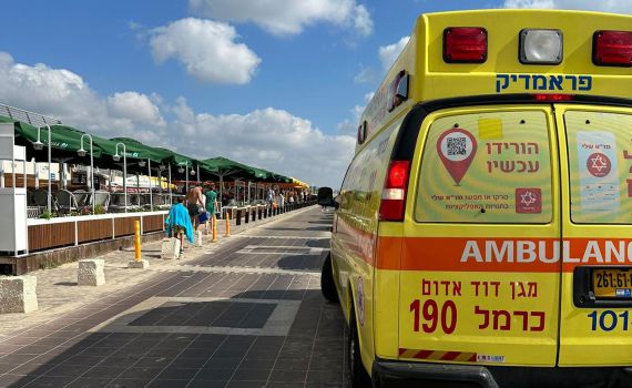 אישה טבעה בחוף הכרמל בחיפה, מצבה אנוש