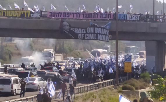 לקתה בהתקף לב, צוותי ההצלה עוכבו בגלל המחאה