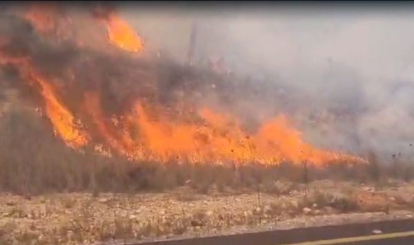 שריפה בהרי ירושלים: מטוסי כיבוי הוזנקו וכבישים נחסמו