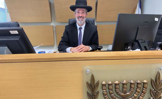 רגע לפני סיום: המועמד לרב הראשי תרם למכון פוע"ה