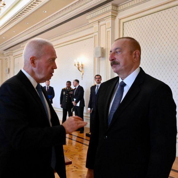 כמעט ליד אירן: גלנט הגיע לביקור במדינה השיעית