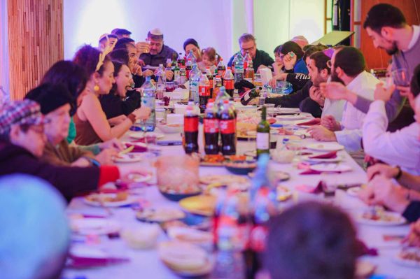 טסים לחו"ל? קבלו כמה אזהרות מבתי חב"ד בעולם