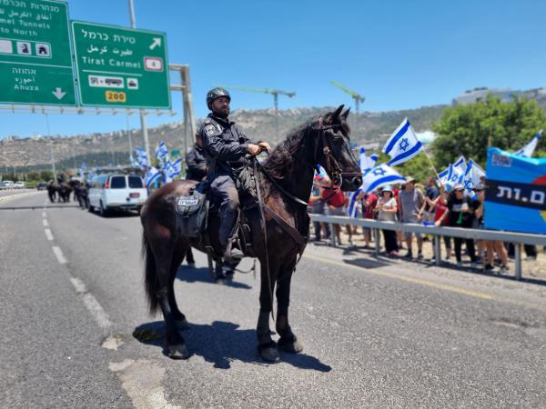 2 מפגינים נעצרו לאחר שחסמו את כביש החוף