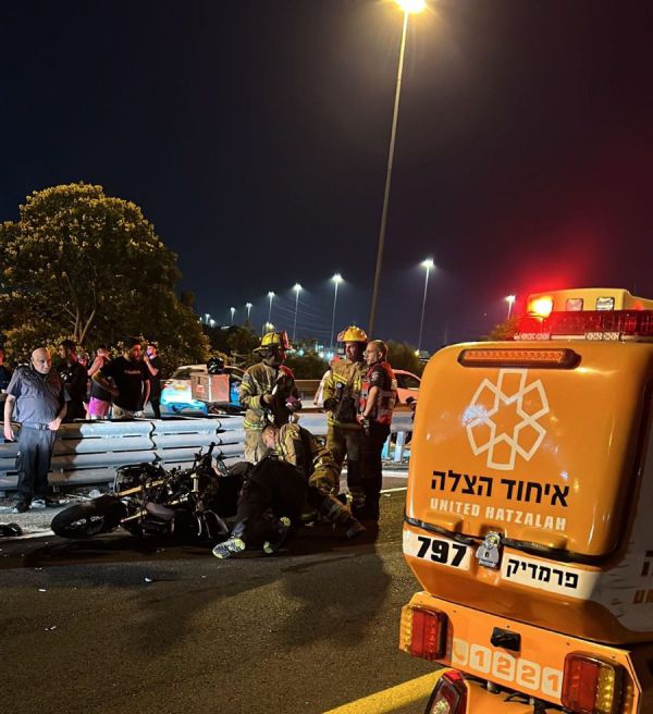 רוכב אופנוע נפגע מרכב בכביש 431, מצבו אנוש