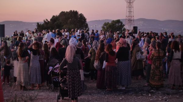 מאות מפגיני ימין מול ביתו של סמוטריץ': די למעצרים המנהליים