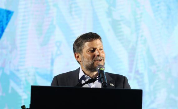 סמוטריץ' בהפגנה: 'החקיקה תעבור אבל אין שמחה לאיד'