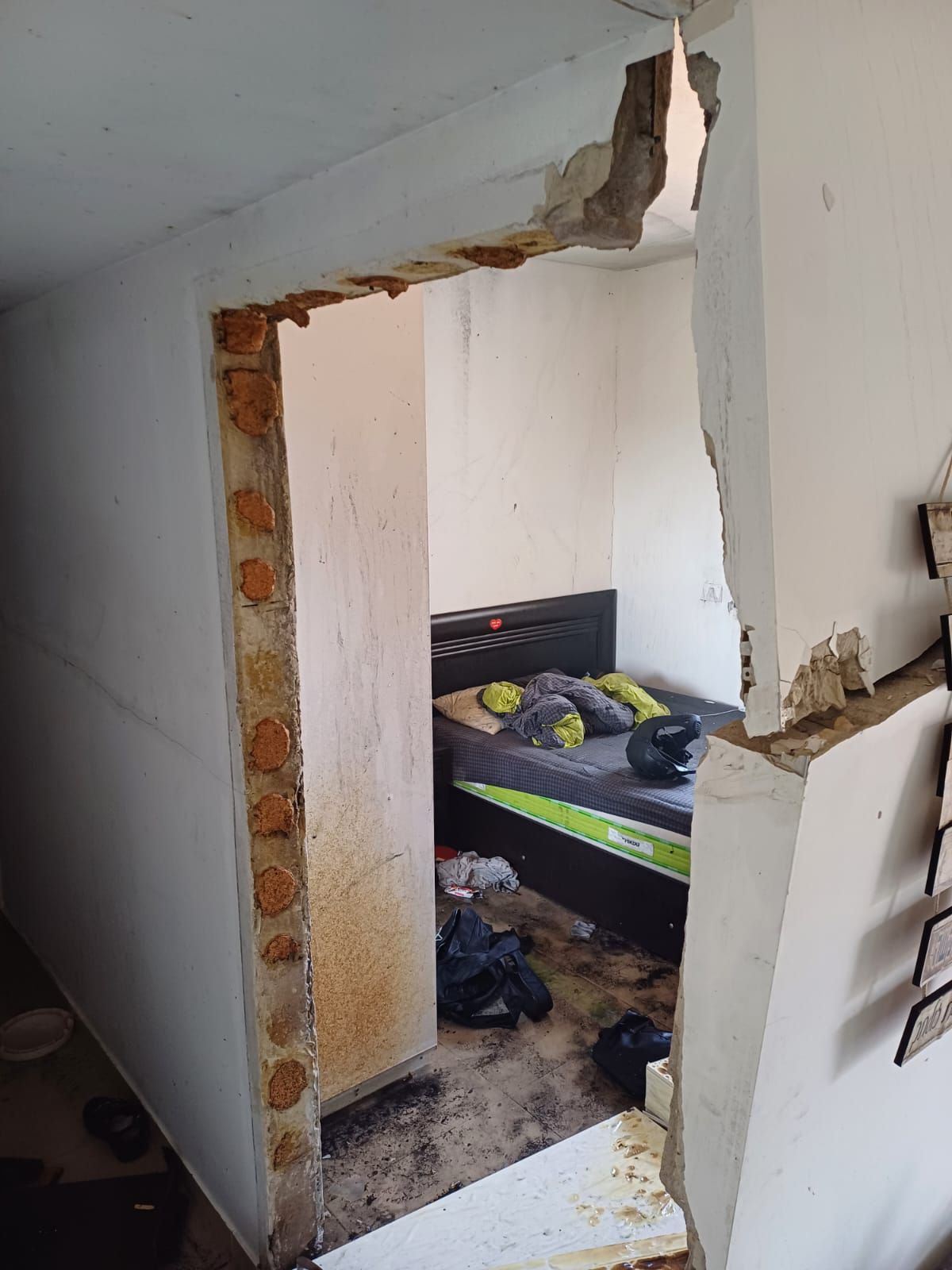 קרית אונו: אם ובנה נפצעו כתוצאה מפיצוץ בדירתם