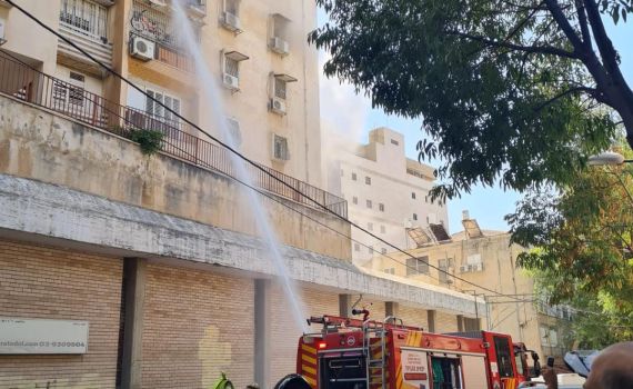 שריפה פרצה בדירה בפתח תקווה; נזק כבד לבניין