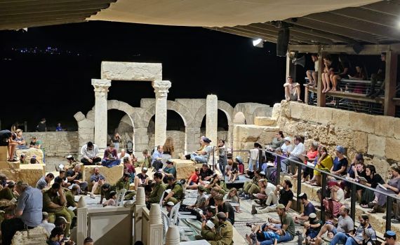 בכל הארץ: רבים הגיעו לאתרי מורשת לקריאת איכה